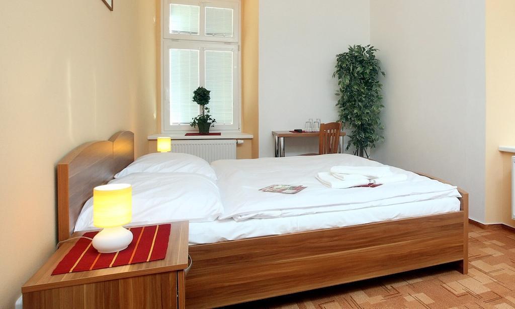 Pension Wallis Plzeň Exteriör bild